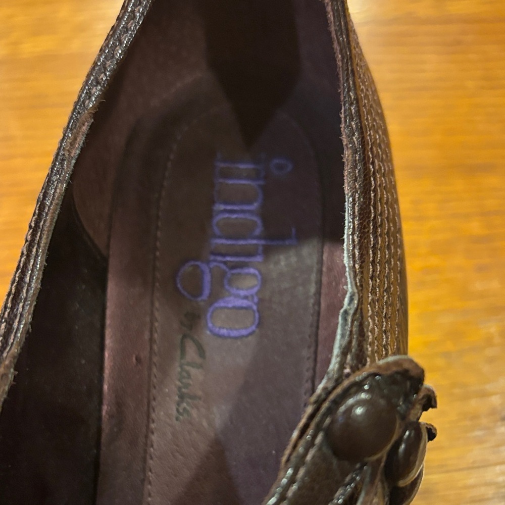 Clarks Women's Dark Brown Heels - Picture 12 of 15